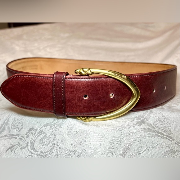Coach ladies Belt with solid brass buckle. - Picture 4 of 12